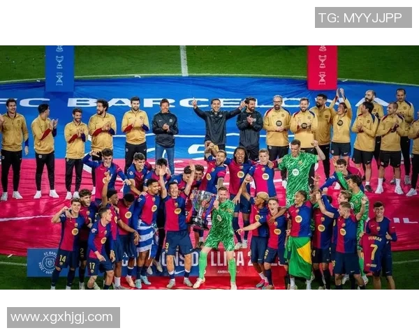 日本足球明星加盟巴萨引发热议球迷期待新赛季精彩表现